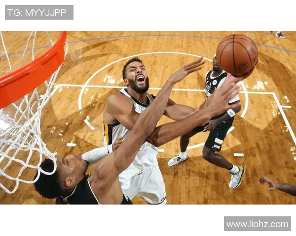 字母哥与戈贝尔的巅峰对决谁能在NBA赛场上笑到最后